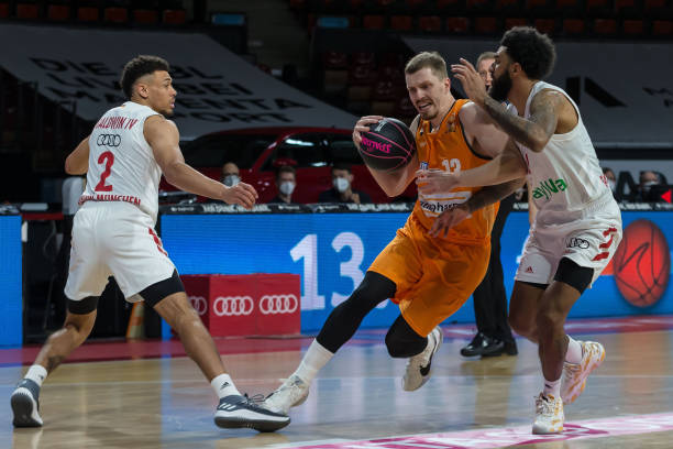 更是为了在 更是为了在