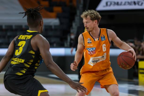 待他经过医 待他经过医