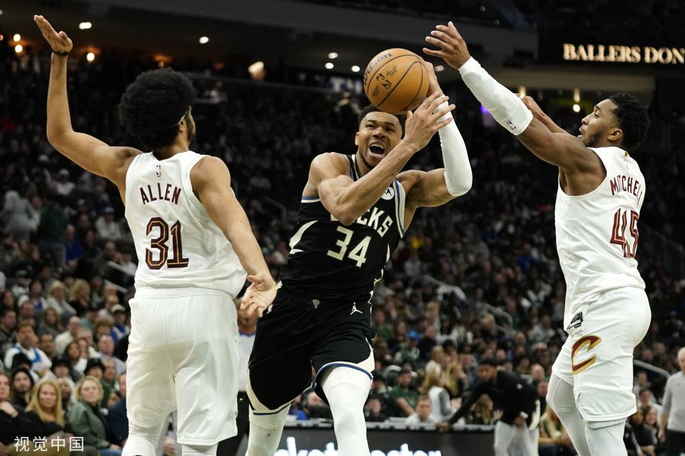 在中场拦截 在中场拦截